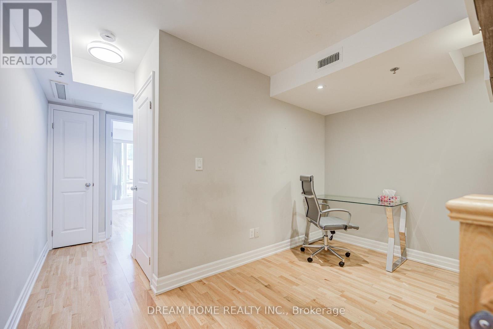 201 - 724 Sheppard Avenue W, Toronto, Ontario  M3H 2S8 - Photo 8 - C12737730