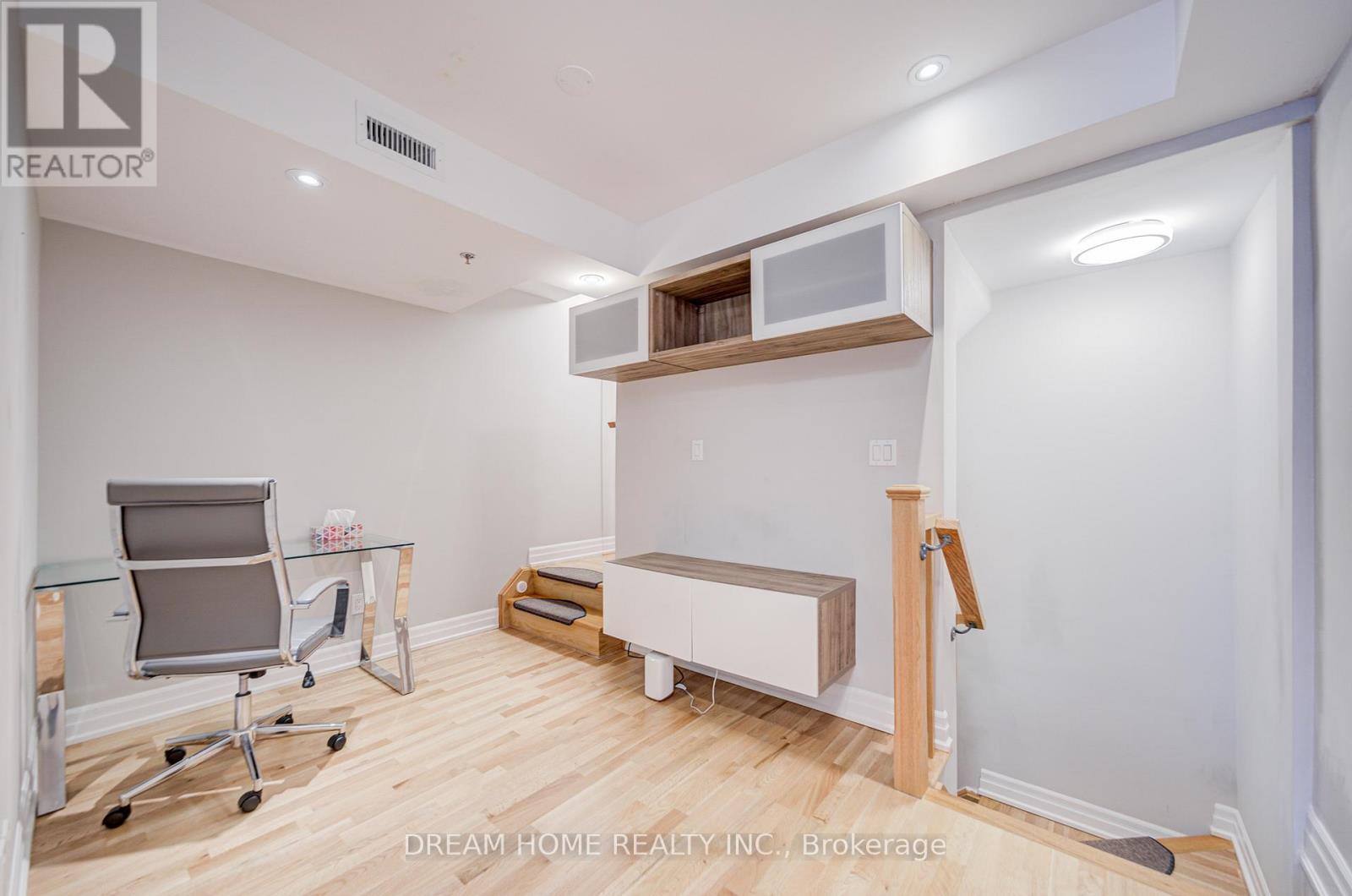 201 - 724 Sheppard Avenue W, Toronto, Ontario  M3H 2S8 - Photo 9 - C12737730