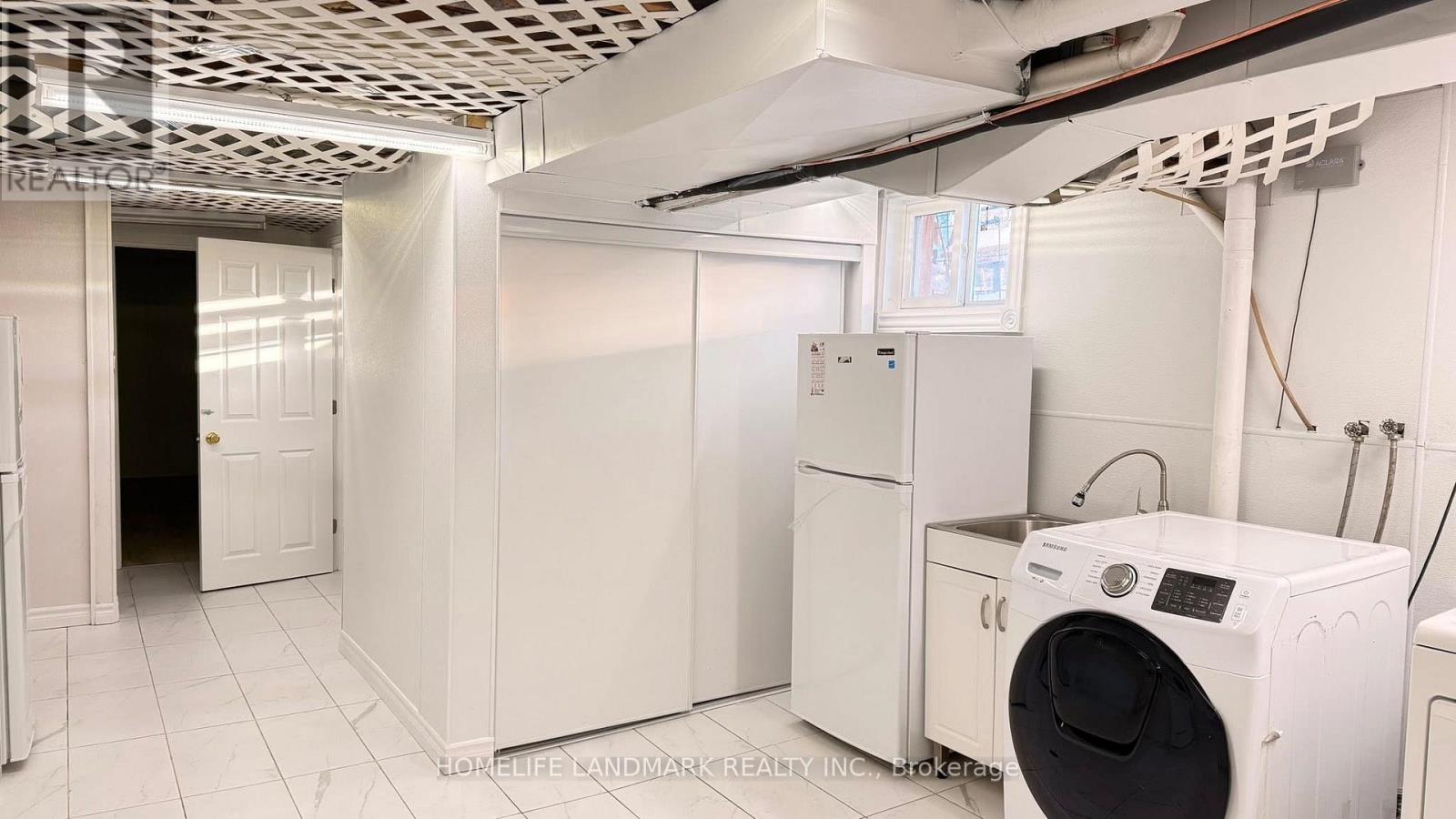 26 Kentish Crescent, Toronto, Ontario  M1S 2Z4 - Photo 3 - E12737738