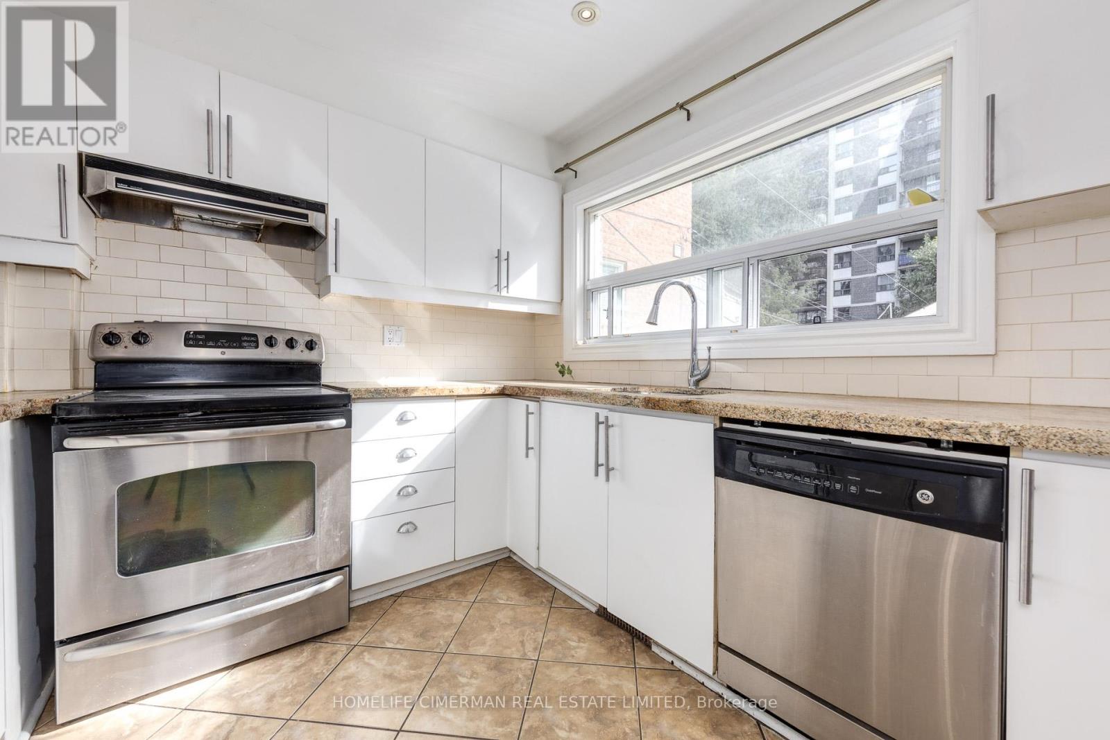 43 Torrens Avenue, Toronto, Ontario  M4K 2H9 - Photo 13 - E12737742