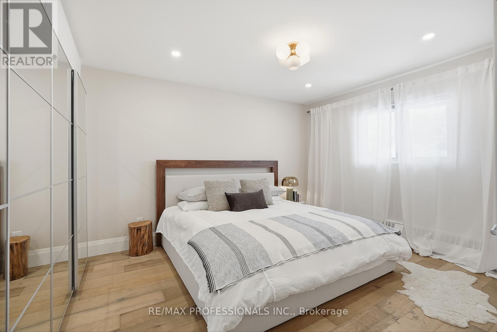 18 Treeview Drive, Toronto, Ontario  M8W 4B9 - Photo 21 - W12737740