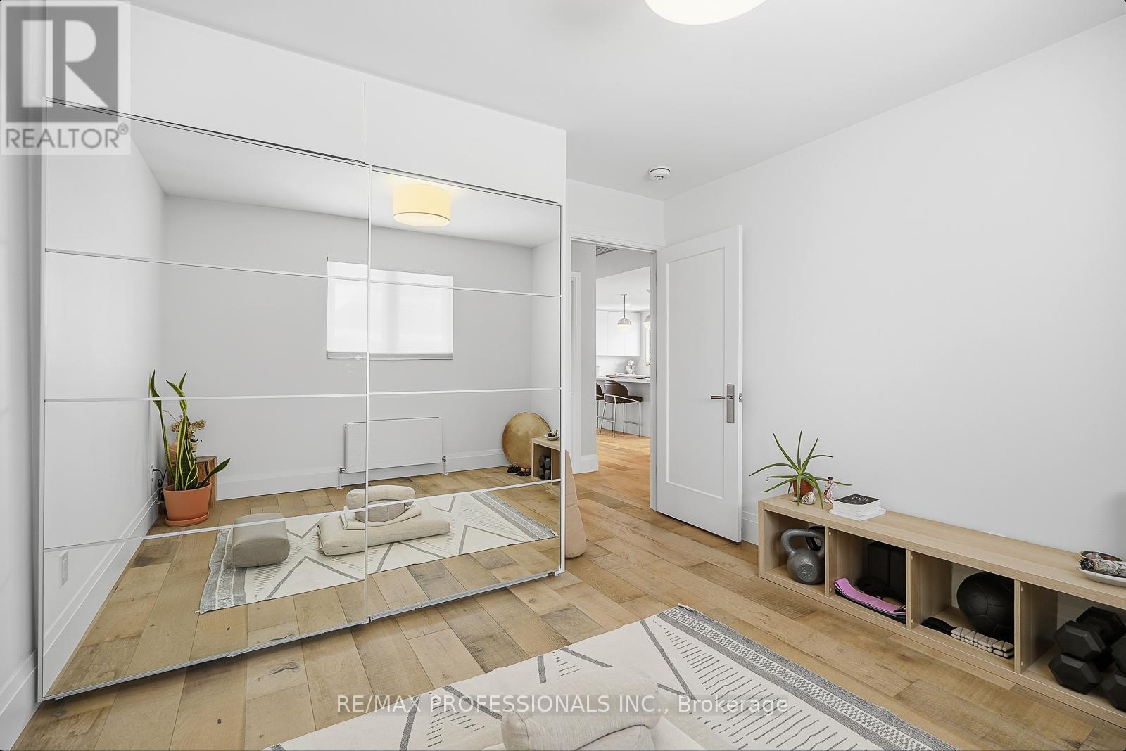 18 Treeview Drive, Toronto, Ontario  M8W 4B9 - Photo 31 - W12737740