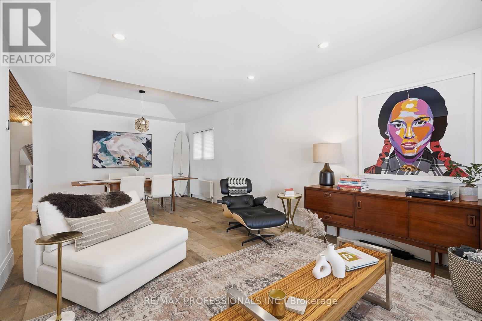 18 Treeview Drive, Toronto, Ontario  M8W 4B9 - Photo 5 - W12737740