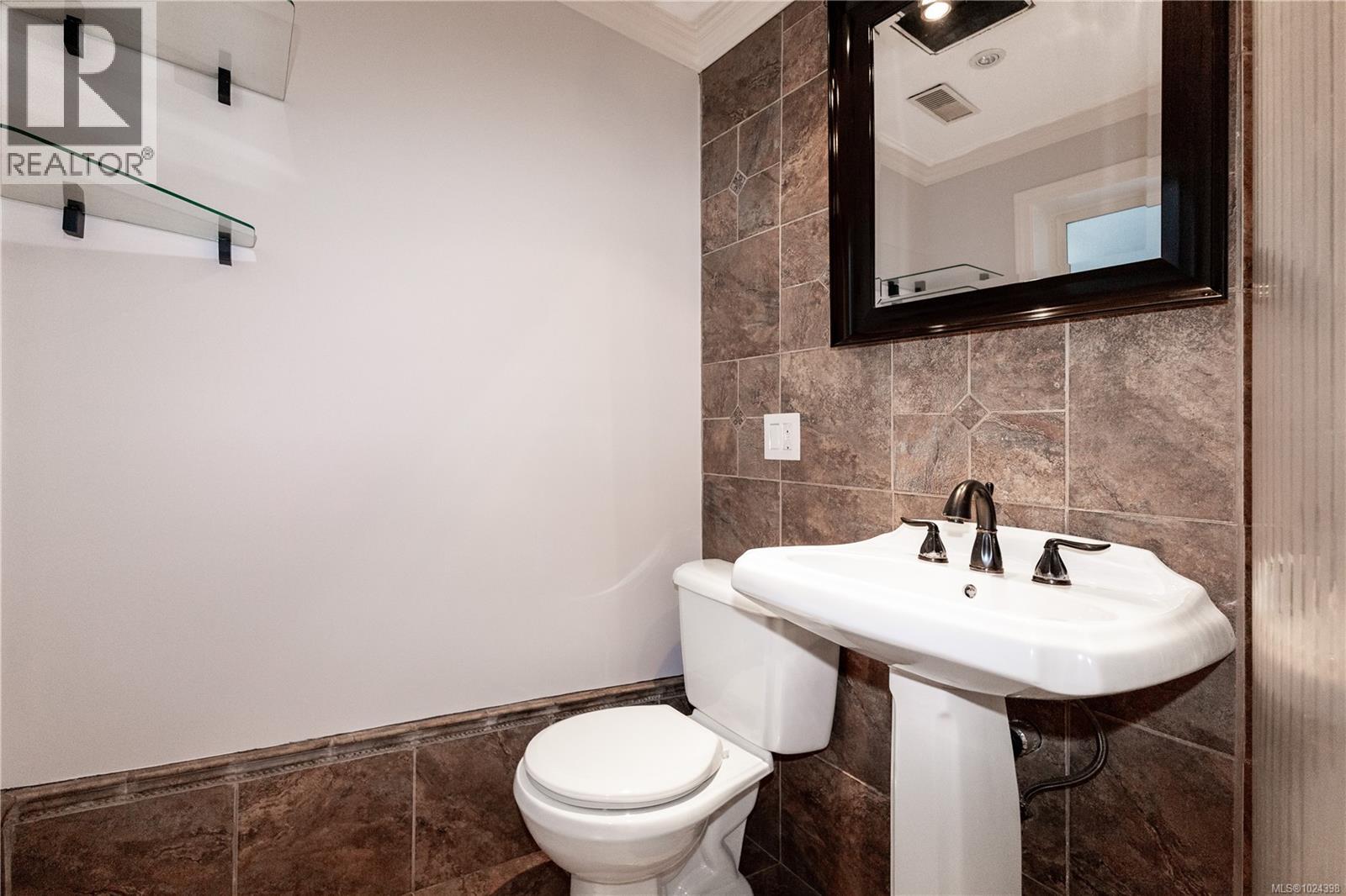 691 Victoria Cres, Campbell River, British Columbia  V9W 3Y3 - Photo 32 - 1024398