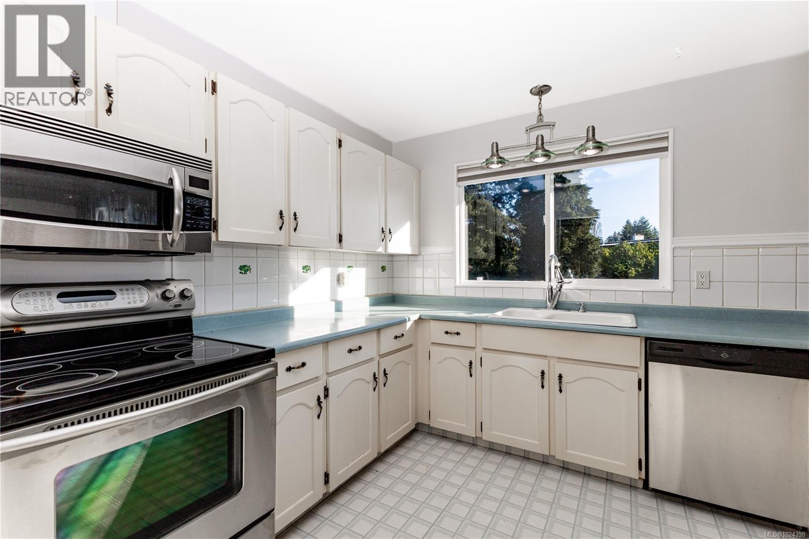 691 Victoria Cres, Campbell River, British Columbia  V9W 3Y3 - Photo 6 - 1024398