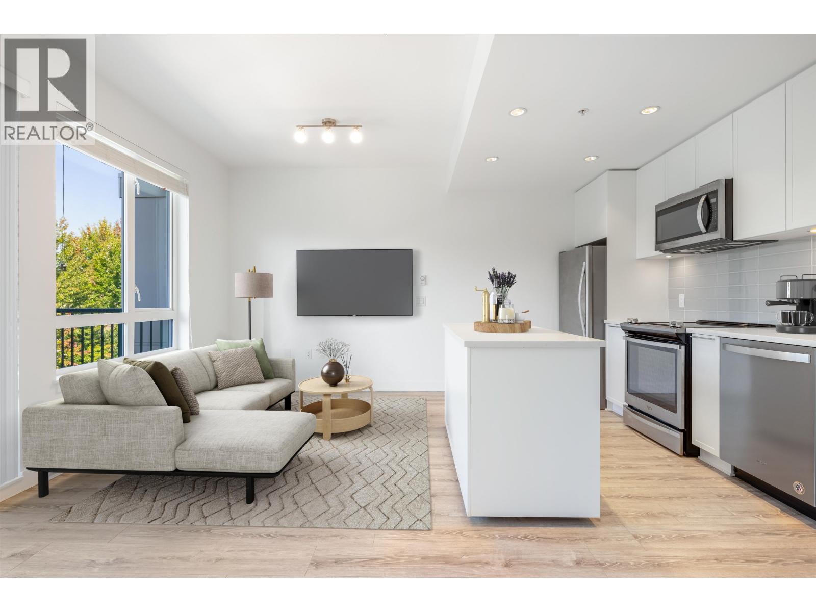 407 2382 Atkins Avenue, Port Coquitlam, British Columbia  V3C 0G7 - Photo 1 - R3084464