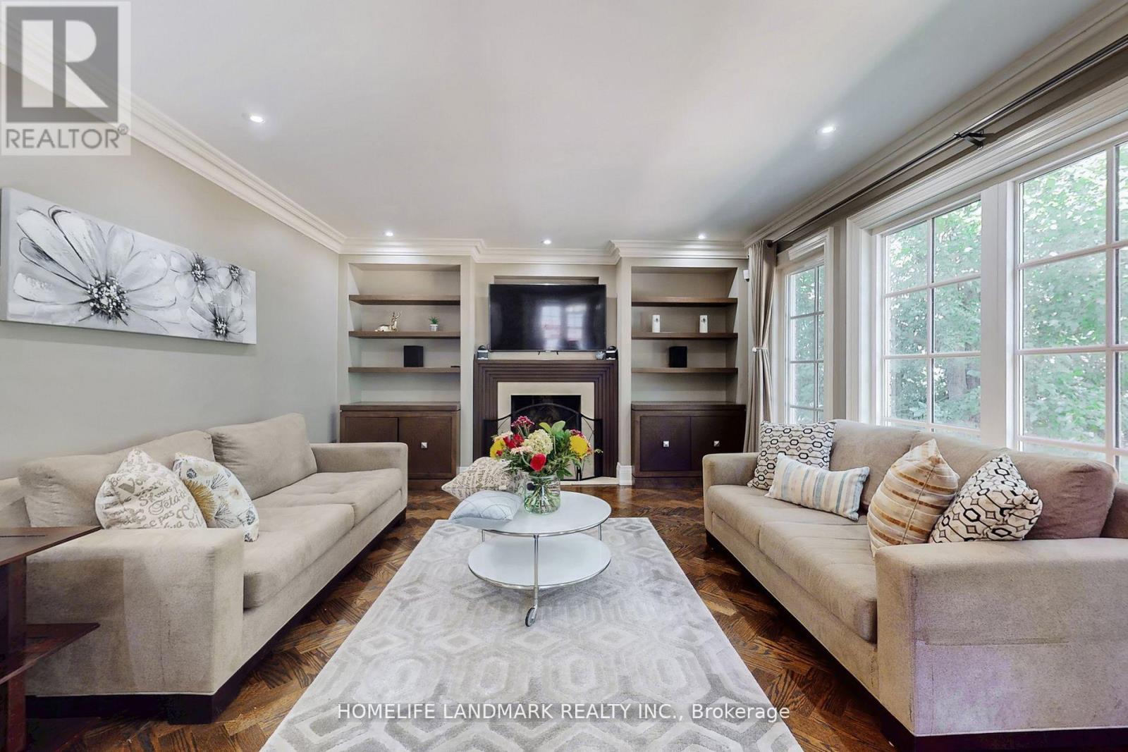 30 Bobwhite Crescent, Toronto, Ontario  M2L 2E1 - Photo 9 - C12737752