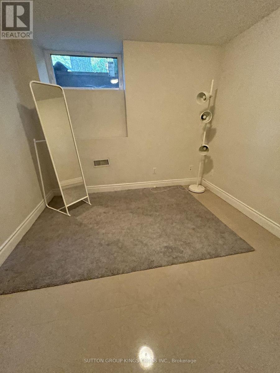 Lower 2 - 20 Hazelglen Avenue, Toronto, Ontario  M2R 1R7 - Photo 9 - C12737762