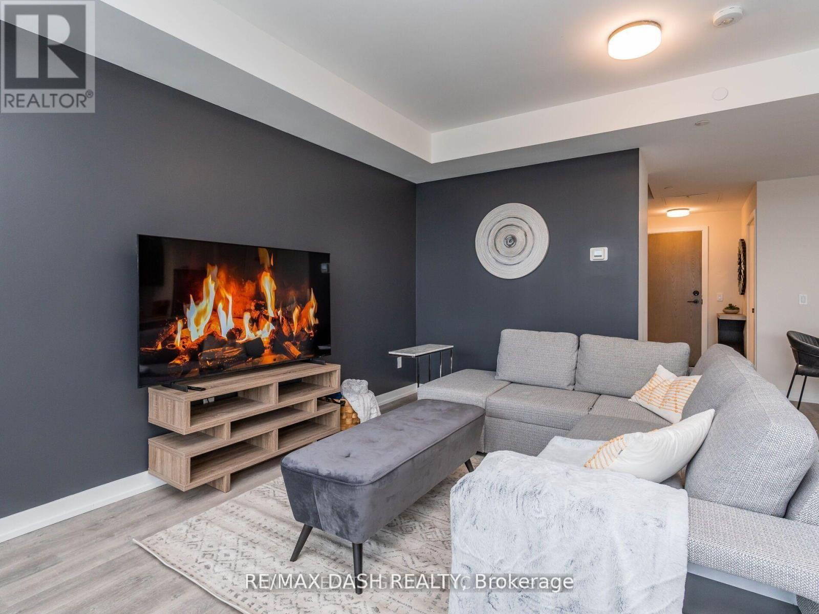 723 - 2300 St. Clair Avenue W, Toronto, Ontario  M6N 1K8 - Photo 10 - W12737756