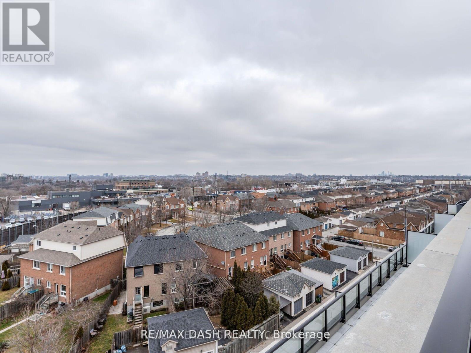 723 - 2300 St. Clair Avenue W, Toronto, Ontario  M6N 1K8 - Photo 27 - W12737756