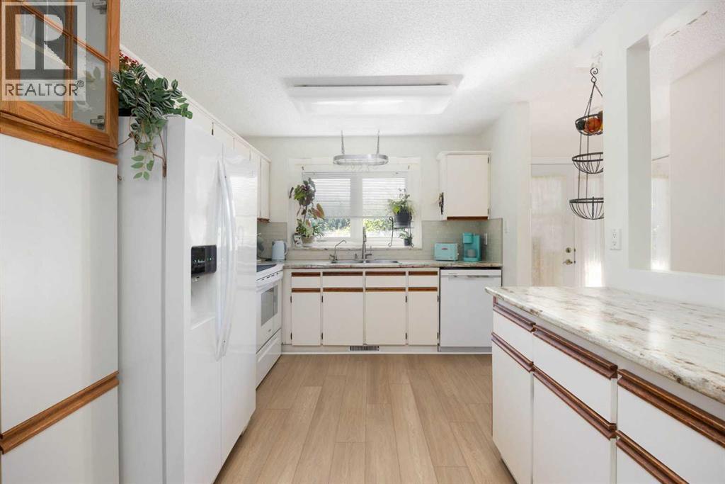 103 Garson Place, Fort Mcmurray, Alberta  T9J 1L1 - Photo 3 - A2270223