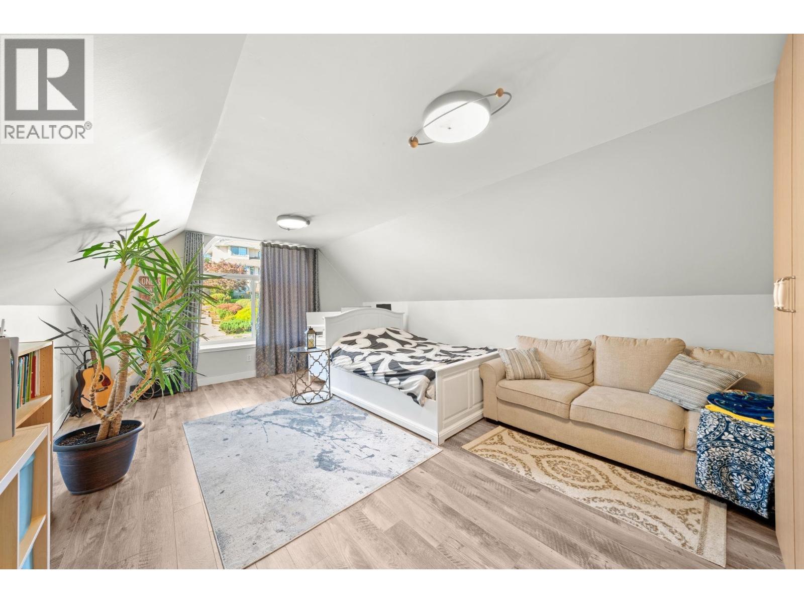 2258 Sorrento Drive, Coquitlam, British Columbia  V3K 6P4 - Photo 22 - R3070195