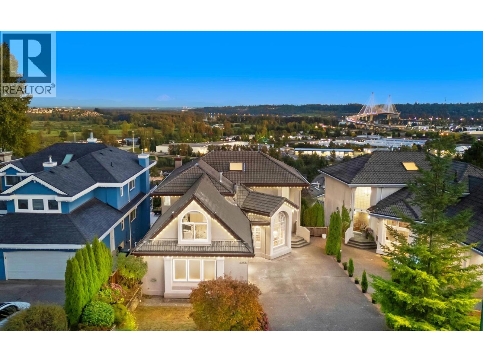 2258 Sorrento Drive, Coquitlam, British Columbia  V3K 6P4 - Photo 1 - R3070195