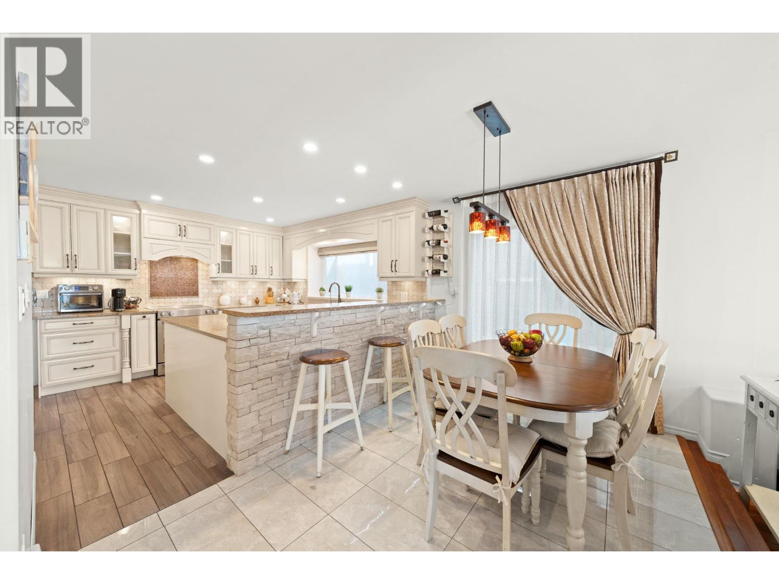 2258 Sorrento Drive, Coquitlam, British Columbia  V3K 6P4 - Photo 11 - R3070195