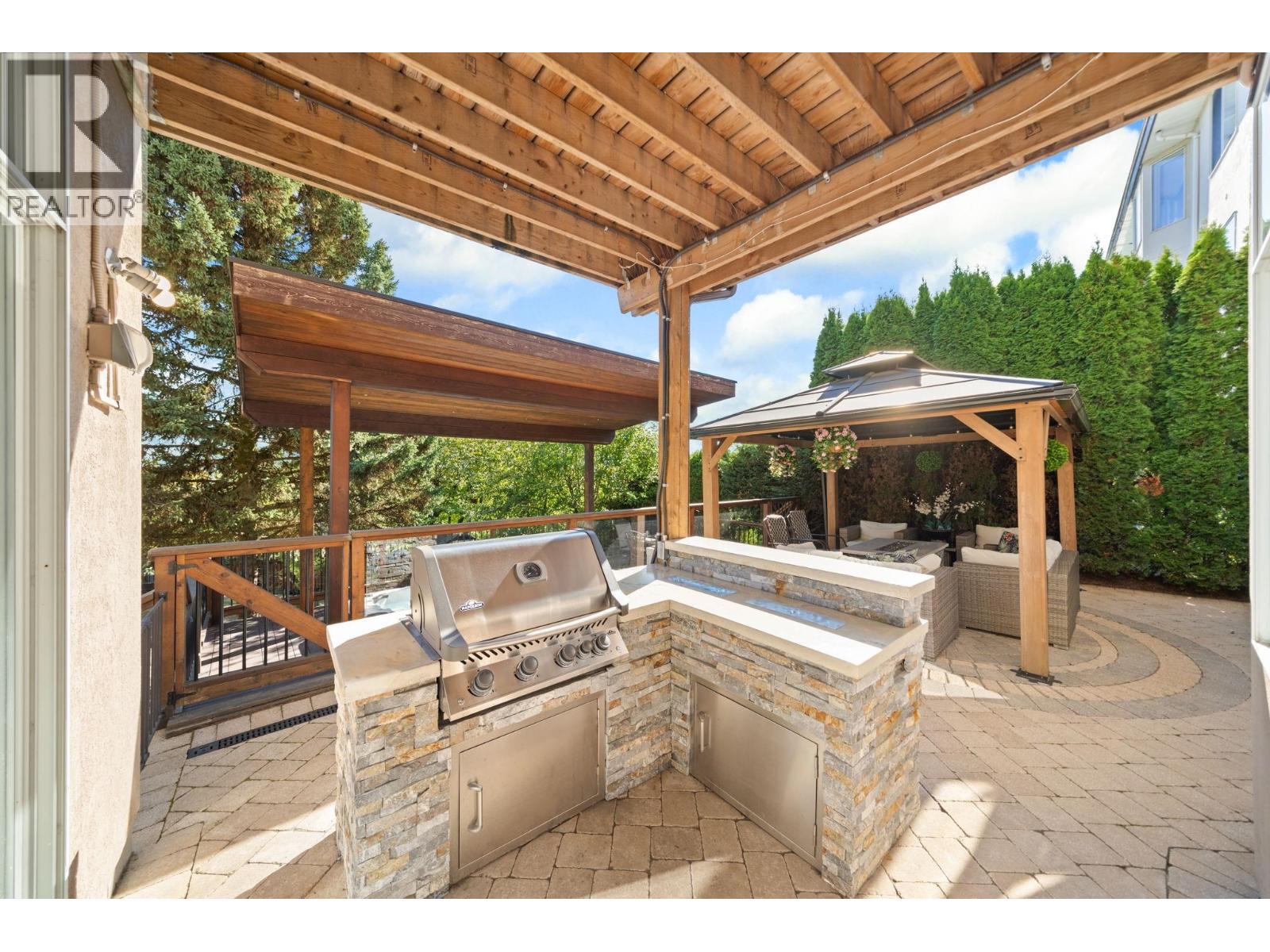 2258 Sorrento Drive, Coquitlam, British Columbia  V3K 6P4 - Photo 33 - R3070195