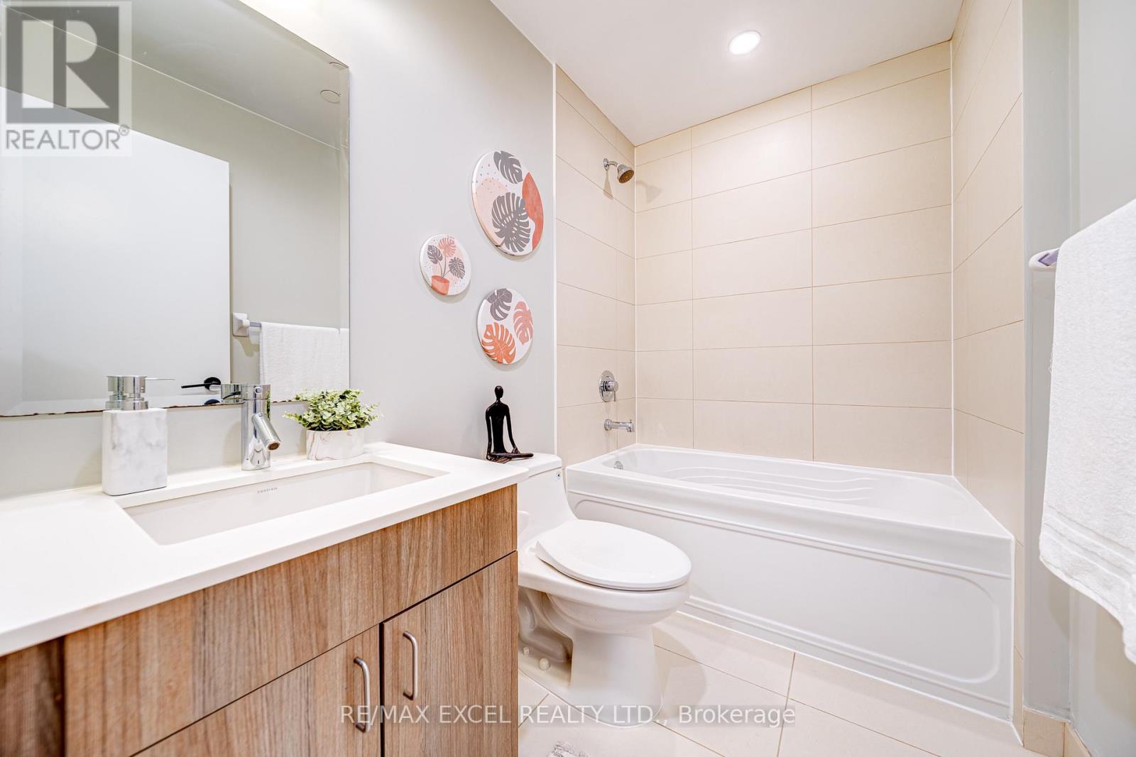 1705 - 426 University Avenue, Toronto, Ontario M5G 1S9 - Photo 12 - C12737772