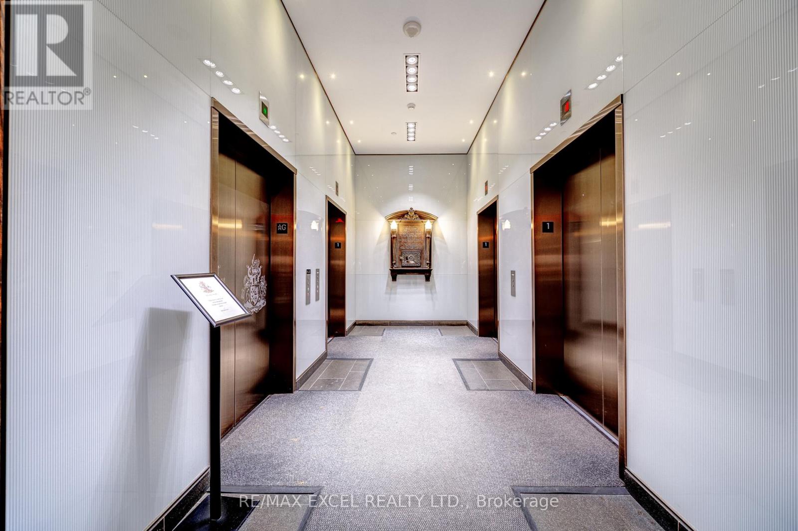 1705 - 426 University Avenue, Toronto, Ontario M5G 1S9 - Photo 5 - C12737772