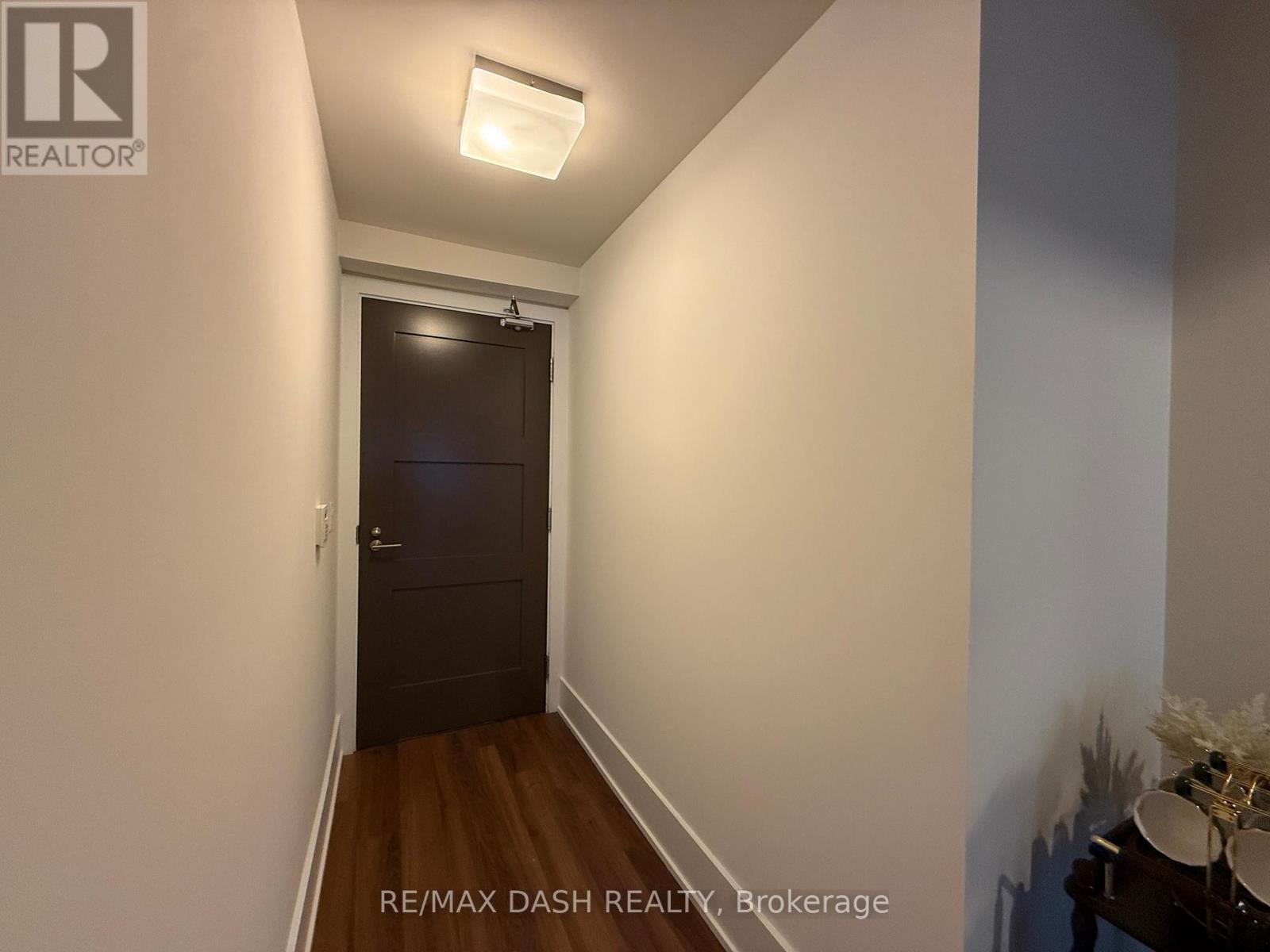 702 - 300 Front Street W, Toronto, Ontario  M5V 0E9 - Photo 2 - C12737780