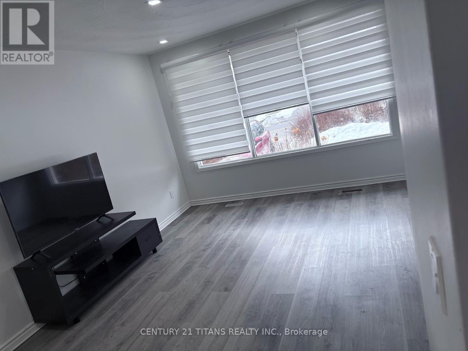 Main Floor - 499 Wilson Road N, Oshawa, Ontario  L1G 6E8 - Photo 8 - E12737768