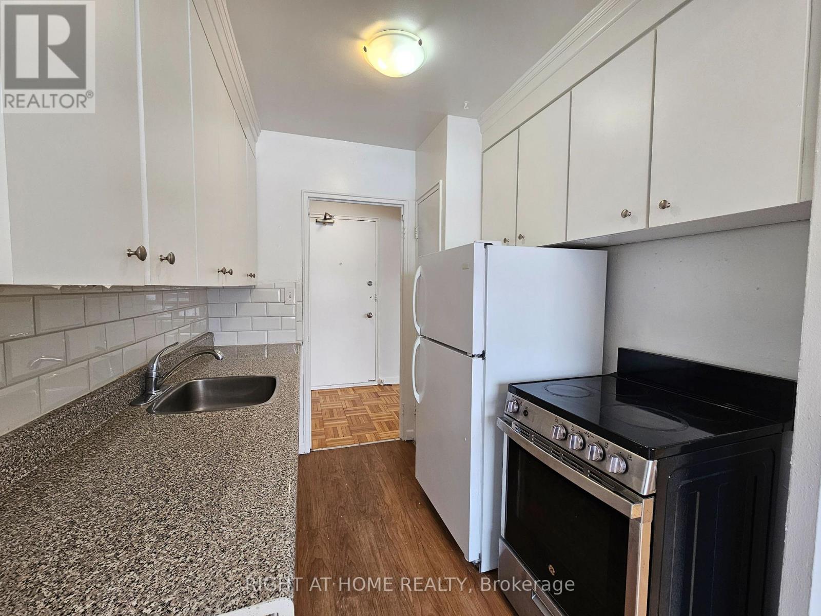 210 - 20 Cosburn Avenue, Toronto, Ontario  M4K 2E7 - Photo 13 - E12737782