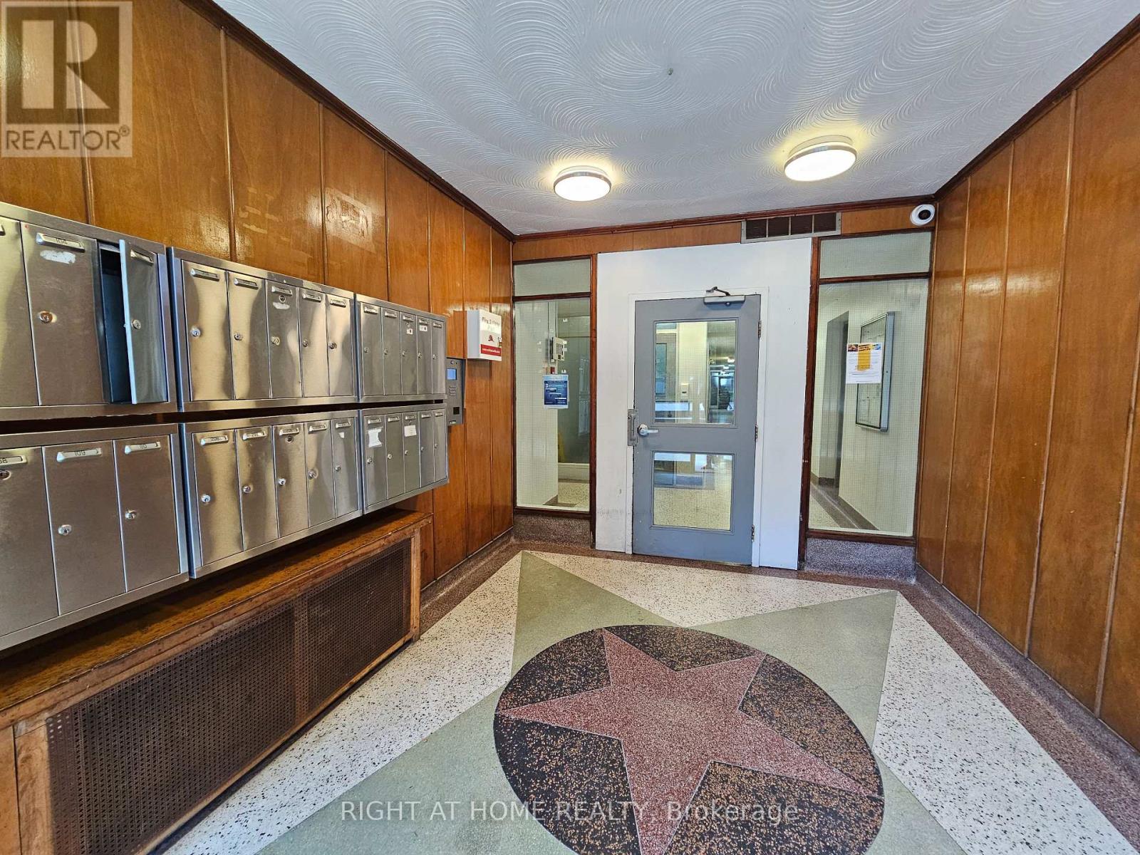 210 - 20 Cosburn Avenue, Toronto, Ontario  M4K 2E7 - Photo 8 - E12737782