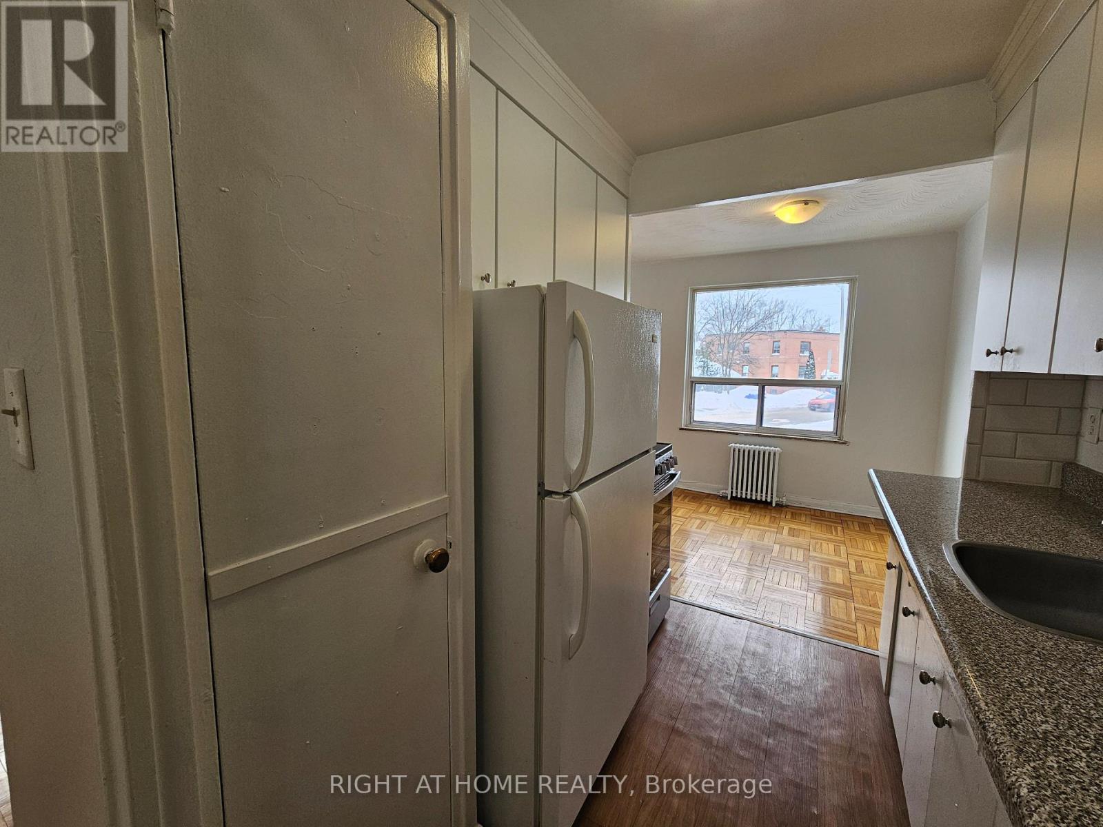 210 - 20 Cosburn Avenue, Toronto, Ontario  M4K 2E7 - Photo 9 - E12737782