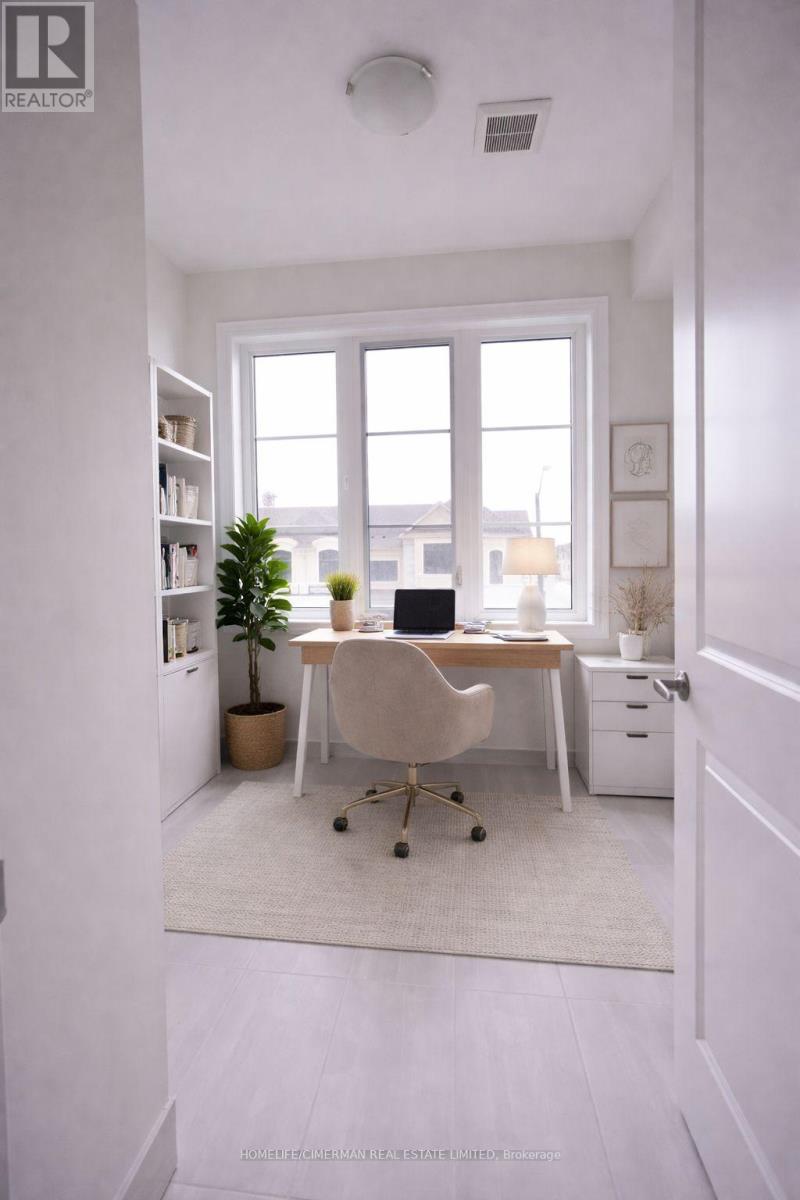 Upper - 45 Donnacona Drive, Vaughan, Ontario  L4H 0Y6 - Photo 5 - N12737798