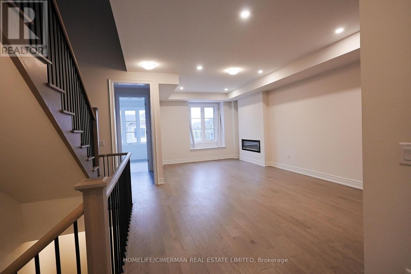 Upper - 45 Donnacona Drive, Vaughan, Ontario  L4H 0Y6 - Photo 8 - N12737798