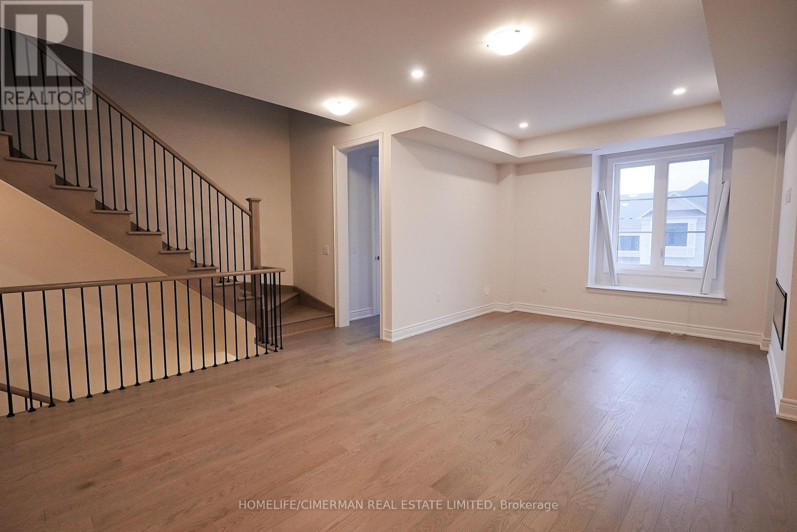 Upper - 45 Donnacona Drive, Vaughan, Ontario  L4H 0Y6 - Photo 9 - N12737798