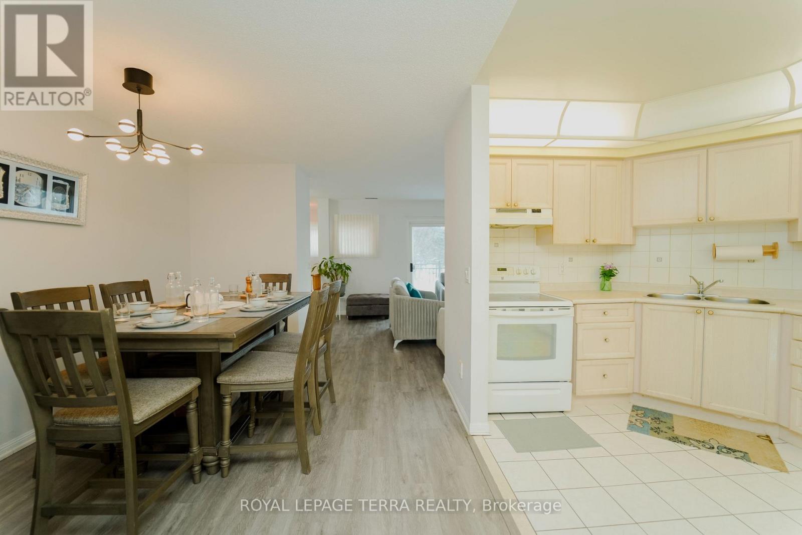 702 - 1400 The Esplanade N, Pickering, Ontario  L1V 6V2 - Photo 11 - E12734662