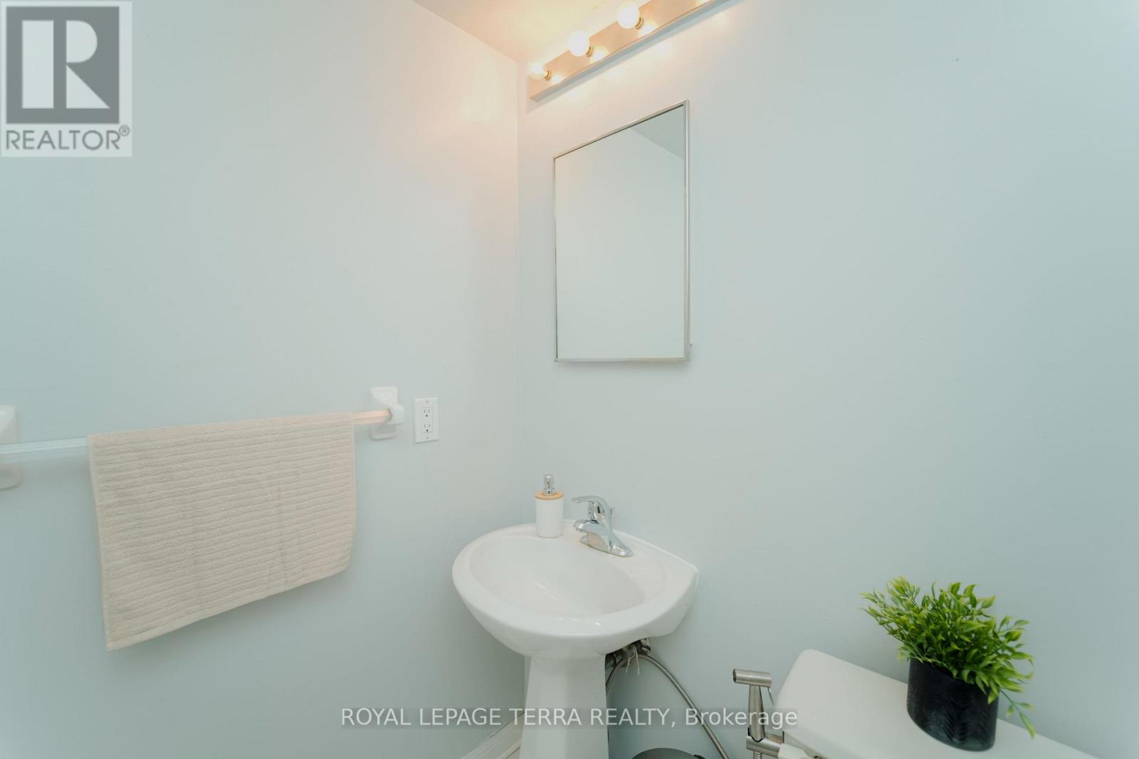 702 - 1400 The Esplanade N, Pickering, Ontario  L1V 6V2 - Photo 12 - E12734662