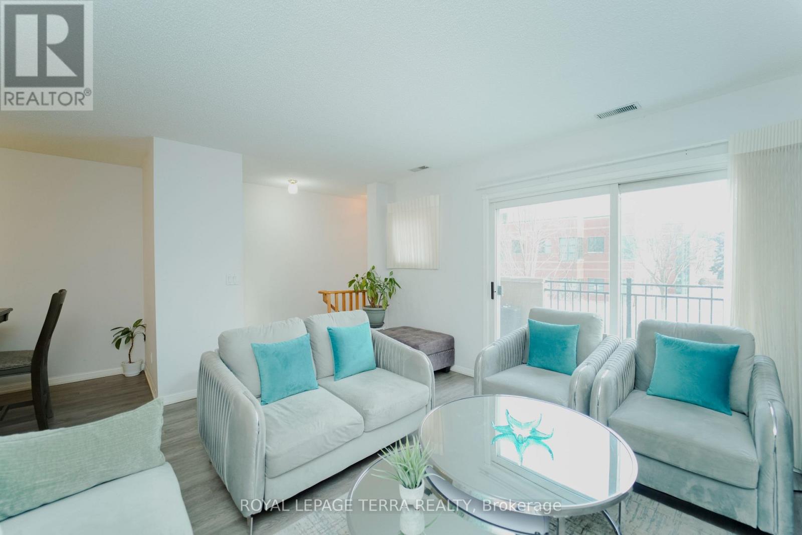 702 - 1400 The Esplanade N, Pickering, Ontario  L1V 6V2 - Photo 4 - E12734662