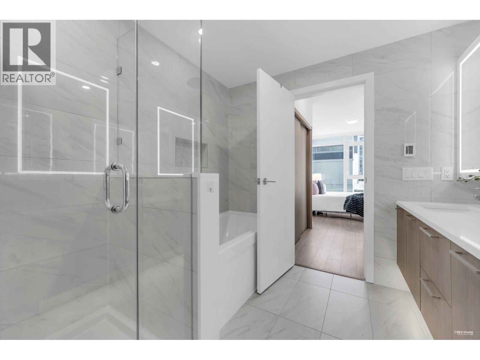 301 6398 Silver Avenue, Burnaby, British Columbia V5H 0K7 - Photo 24 - R3084439