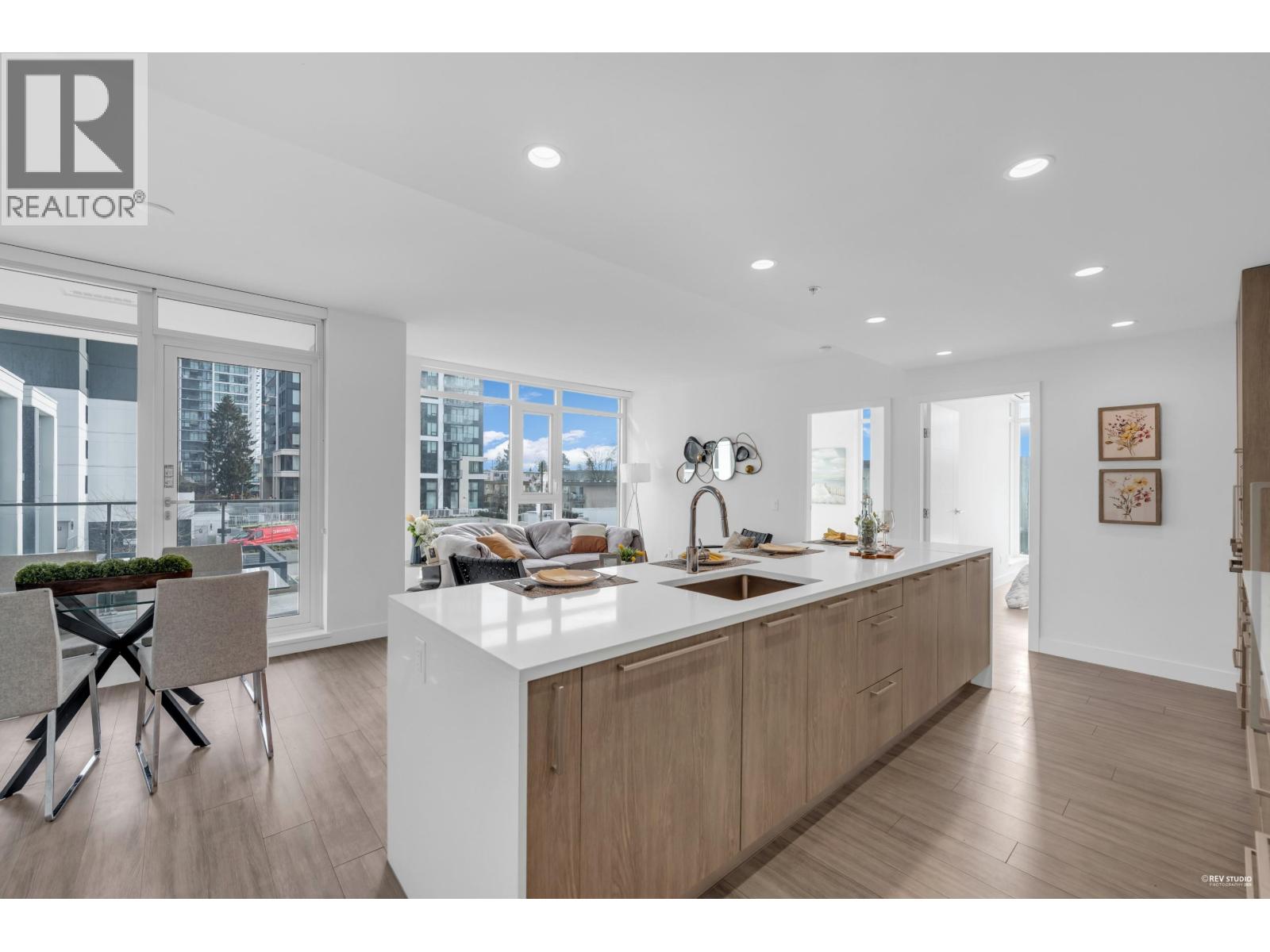 301 6398 Silver Avenue, Burnaby, British Columbia V5H 0K7 - Photo 13 - R3084439