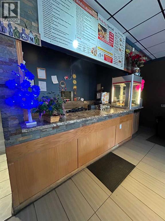 570 3 Street Se, Medicine Hat, Alberta  T1A 0H3 - Photo 5 - A2256164