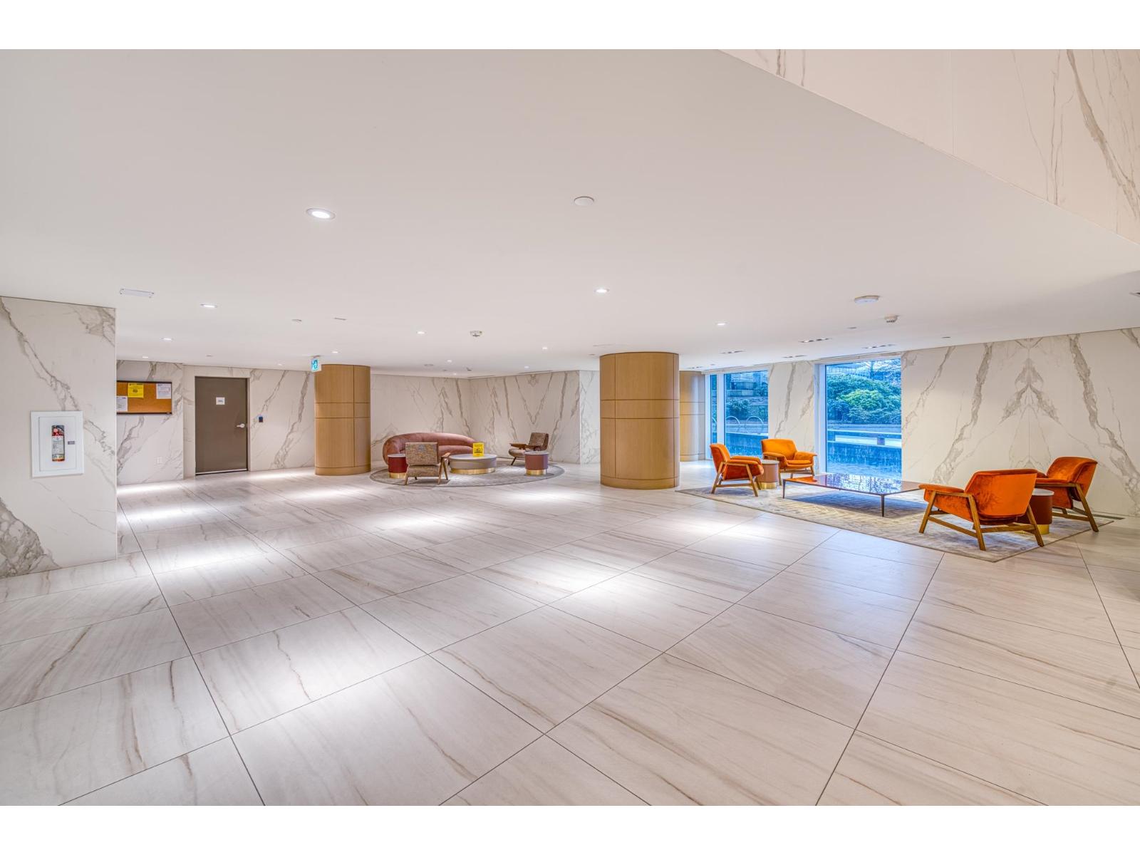 1801 9887 Whalley Boulevard, Surrey, British Columbia  V3T 0P4 - Photo 4 - R3084188