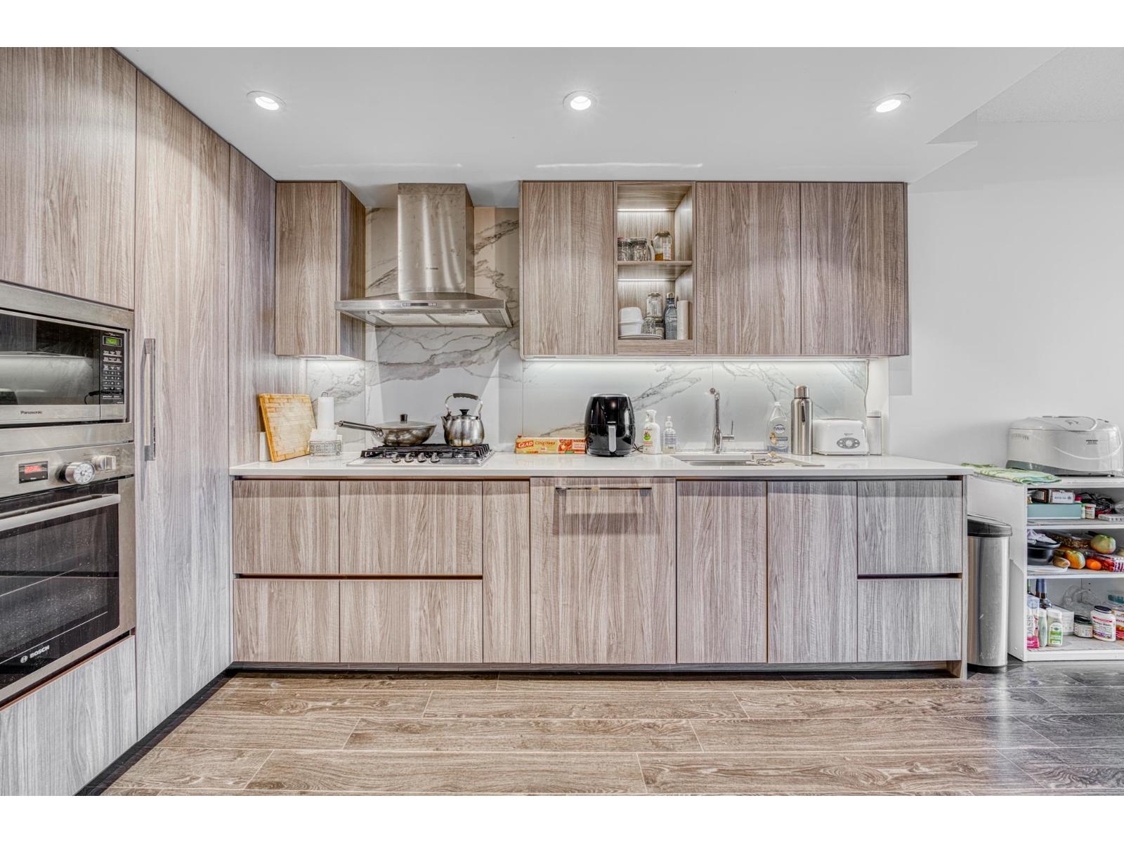 1801 9887 Whalley Boulevard, Surrey, British Columbia  V3T 0P4 - Photo 8 - R3084188