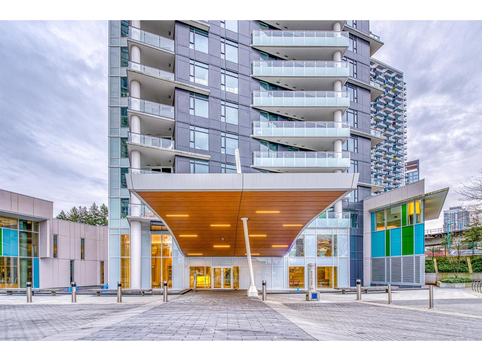 1801 9887 Whalley Boulevard, Surrey, British Columbia  V3T 0P4 - Photo 3 - R3084188