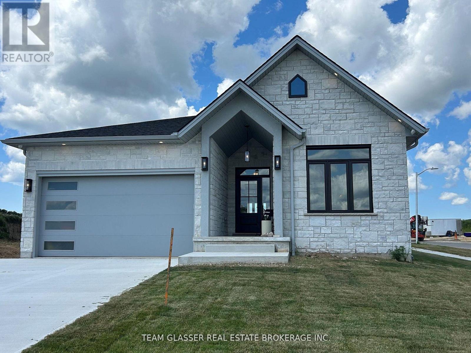 70 Benner Boulevard, Middlesex Centre, Ontario  N0L 1R0 - Photo 3 - X12737842