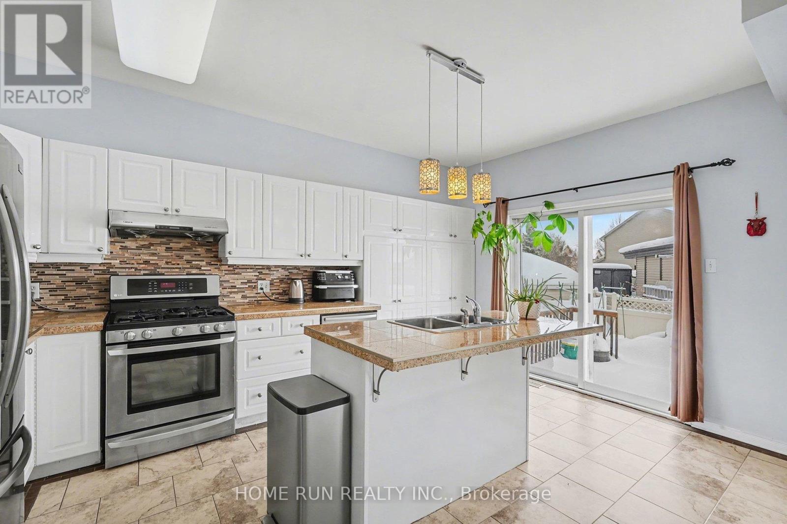 1671 Frenette Street, Ottawa, Ontario  K4A 4L2 - Photo 9 - X12737846