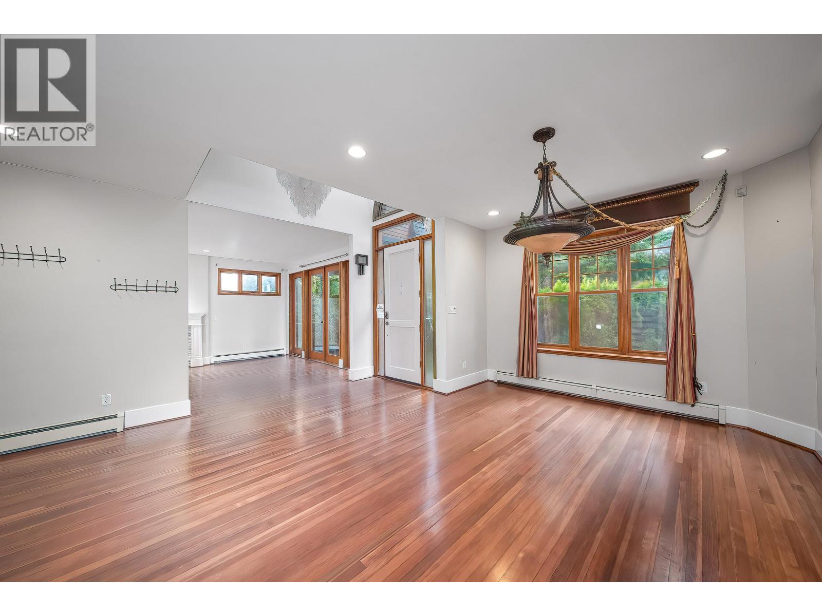 992 3rd Street, West Vancouver, British Columbia  V7T 2J3 - Photo 11 - R3081136