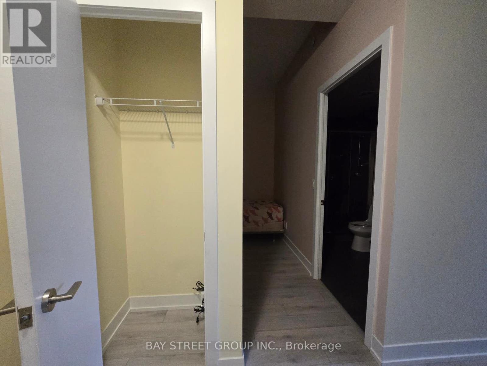 241 - 9471 Yonge Street, Richmond Hill, Ontario  L4C 1V4 - Photo 2 - N12737844