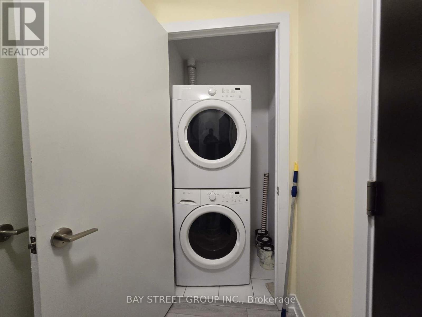 241 - 9471 Yonge Street, Richmond Hill, Ontario  L4C 1V4 - Photo 3 - N12737844