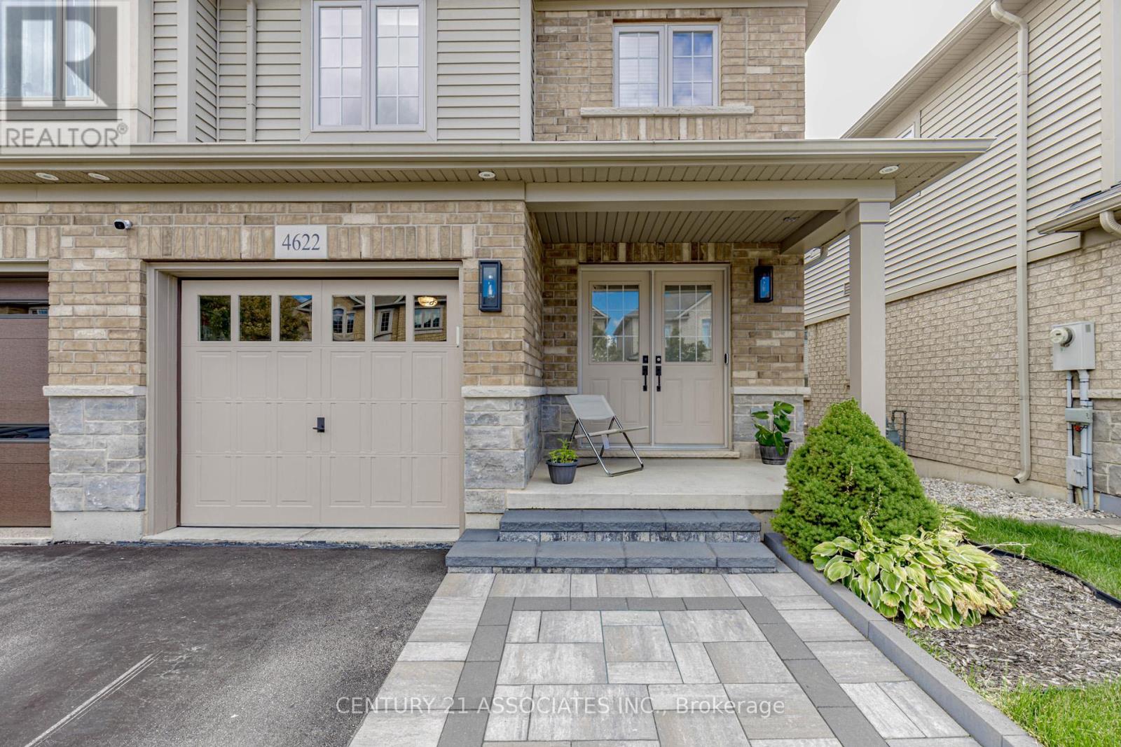 4622 Keystone Crescent, Burlington, Ontario  L7M 0L9 - Photo 2 - W12737820