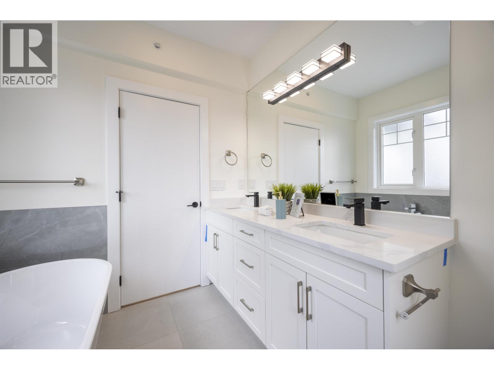 3321 Oxford Street, Port Coquitlam, British Columbia V3B 4C9 - Photo 31 - R3084379