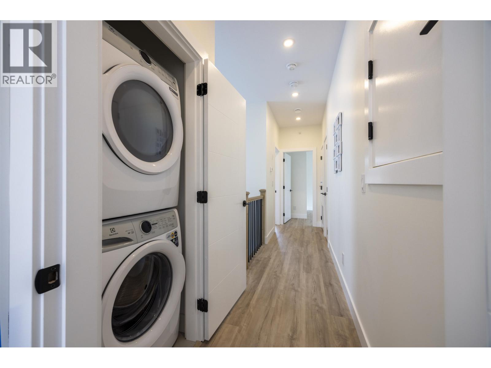 3321 Oxford Street, Port Coquitlam, British Columbia V3B 4C9 - Photo 30 - R3084379