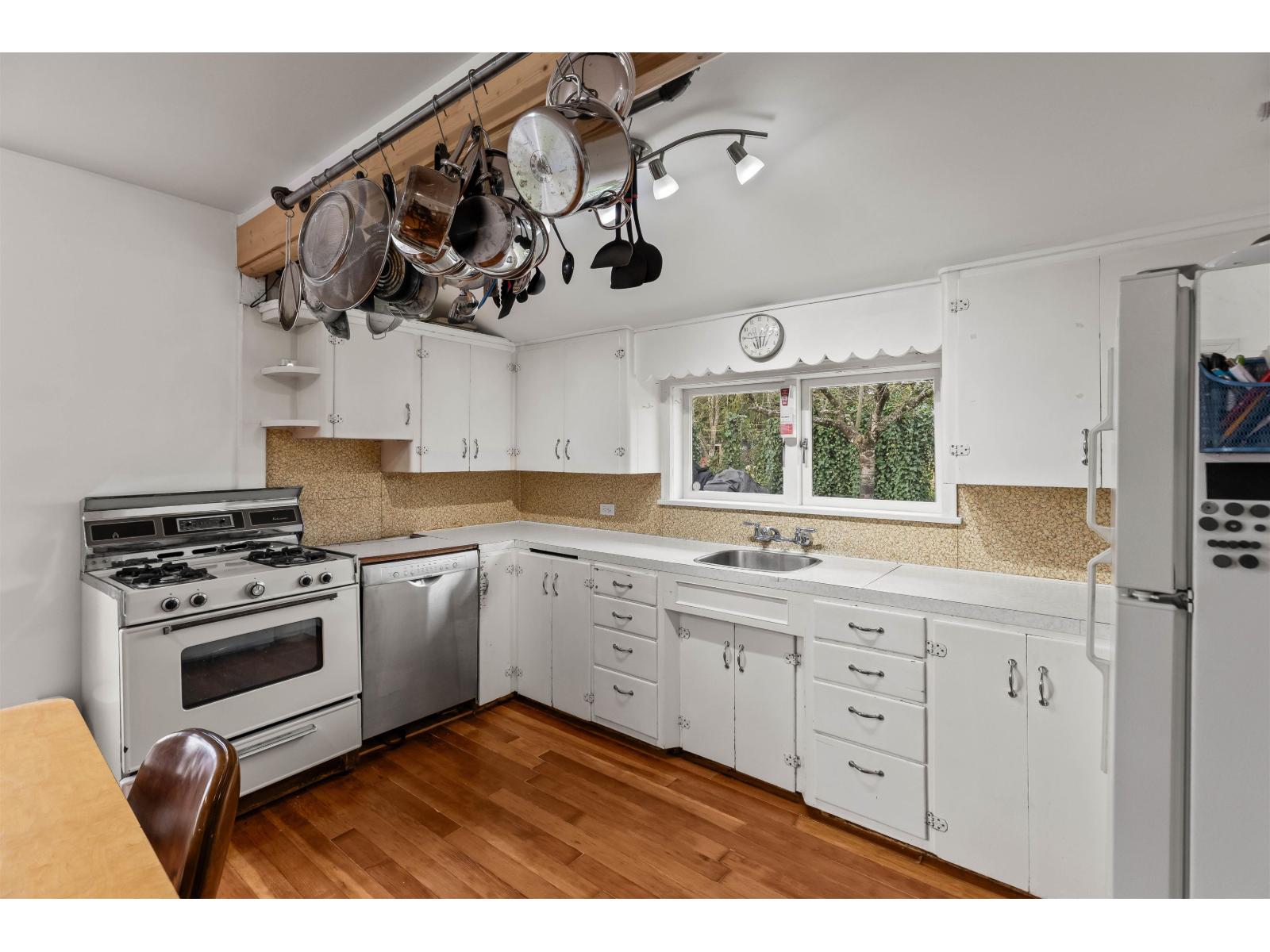 32789 4 Avenue, Mission, British Columbia  V2V 1R5 - Photo 14 - R3083534