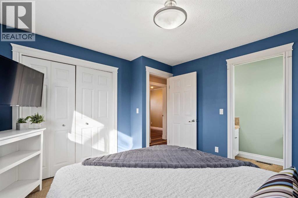 1343 Berkley Drive Nw, Calgary, Alberta  T3K 1T4 - Photo 23 - A2281545