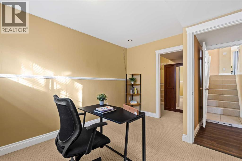 1343 Berkley Drive Nw, Calgary, Alberta  T3K 1T4 - Photo 33 - A2281545