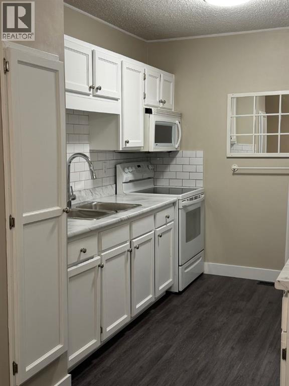 221 Ross Haven Drive, Fort Mcmurray, Alberta  T9H 3P1 - Photo 10 - A2282507